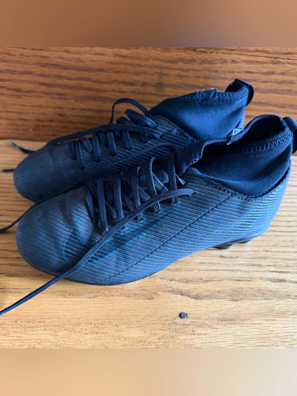 Nike Boys Black Athletic Soccer Cleats — Lightweight Performance